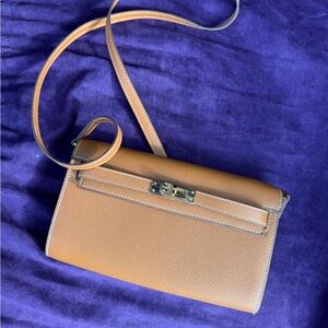 Elegant Tan Leather Women's Bag